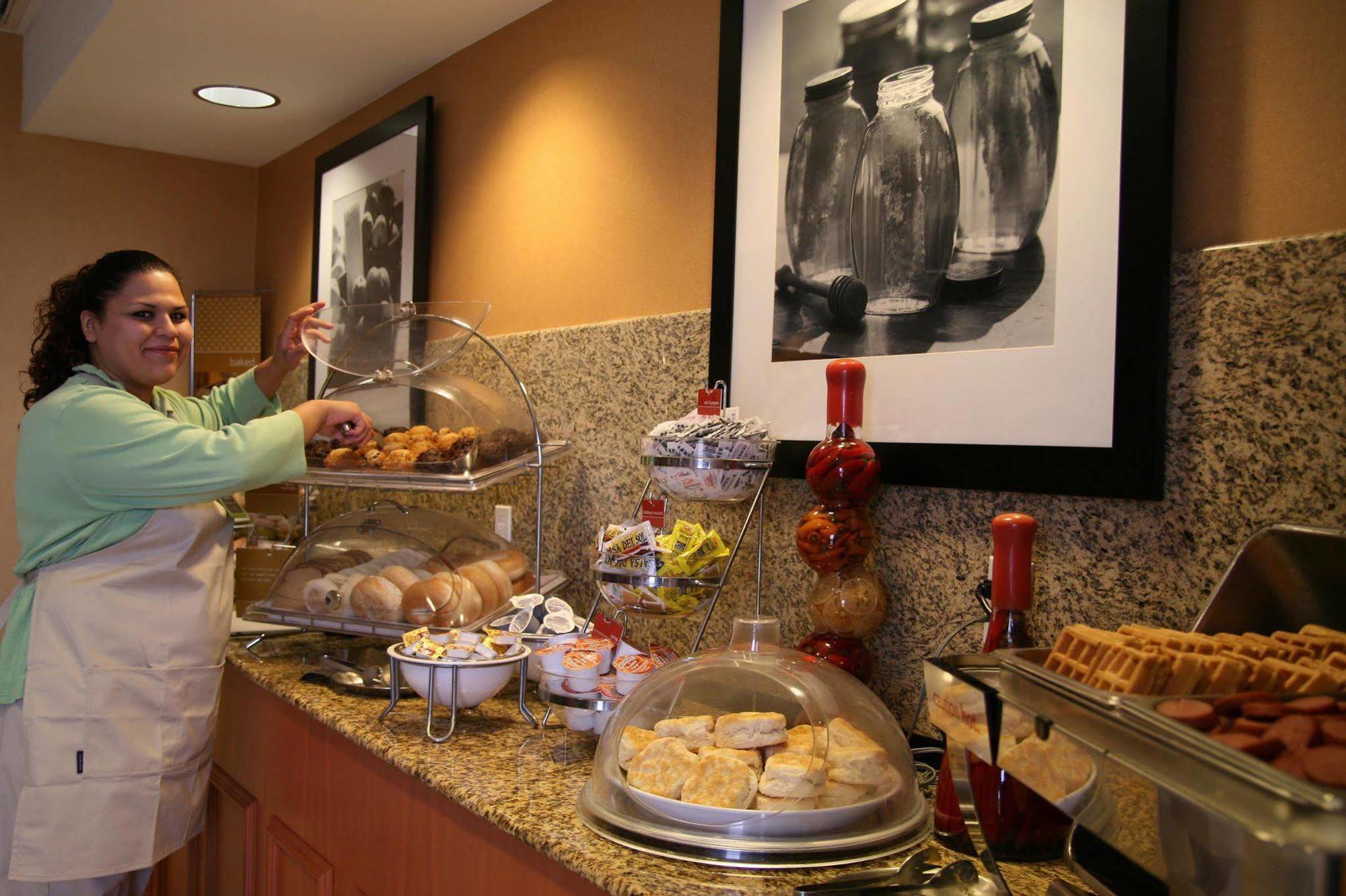 Hampton Inn & Suites Lathrop Restoran fotoğraf