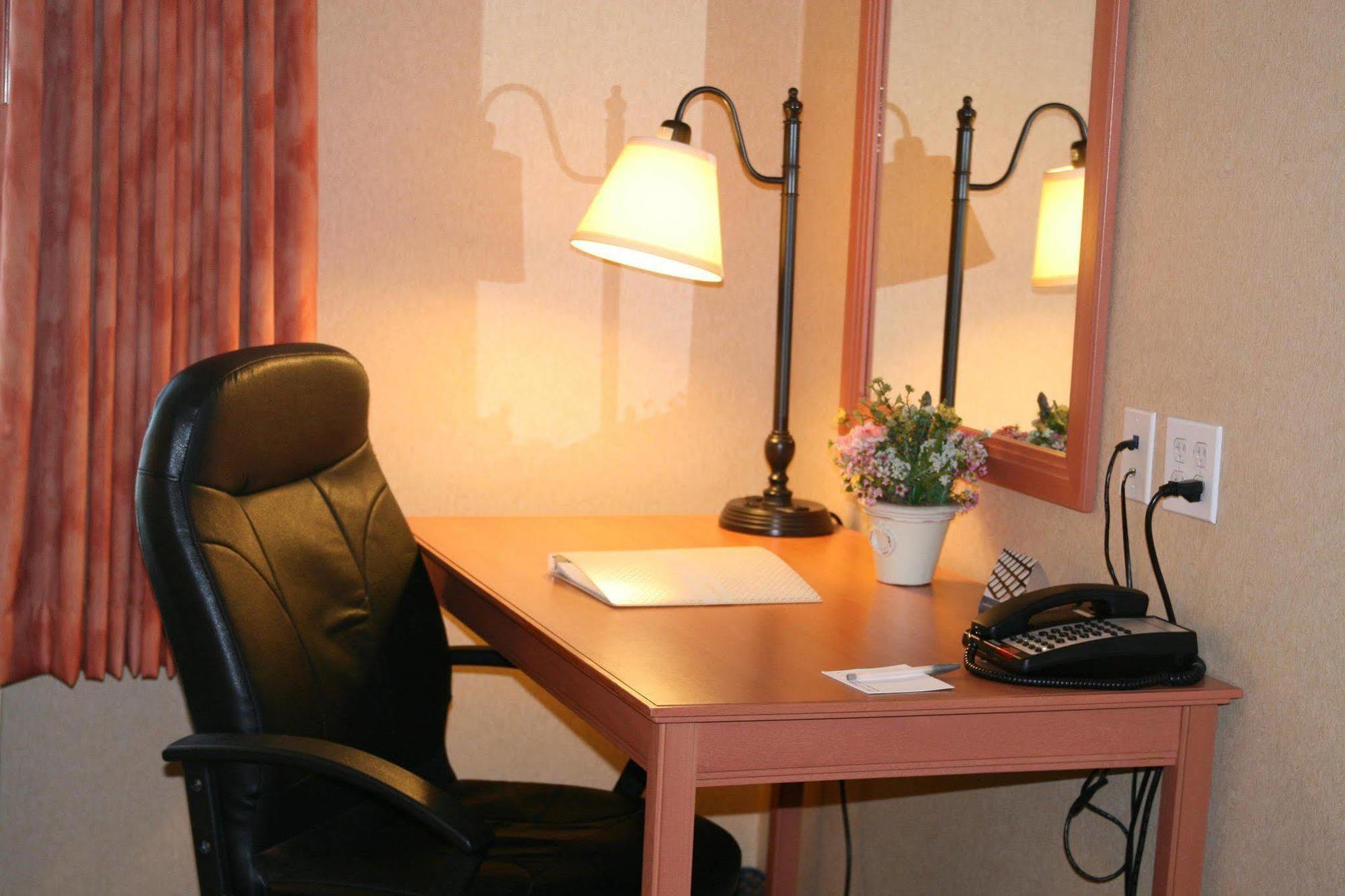 Hampton Inn & Suites Lathrop Oda fotoğraf