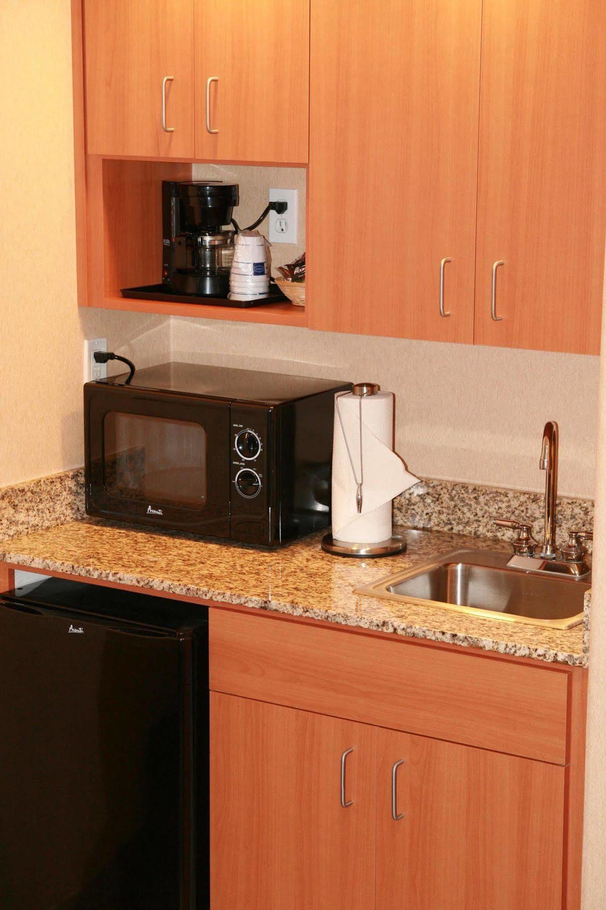 Hampton Inn & Suites Lathrop Oda fotoğraf